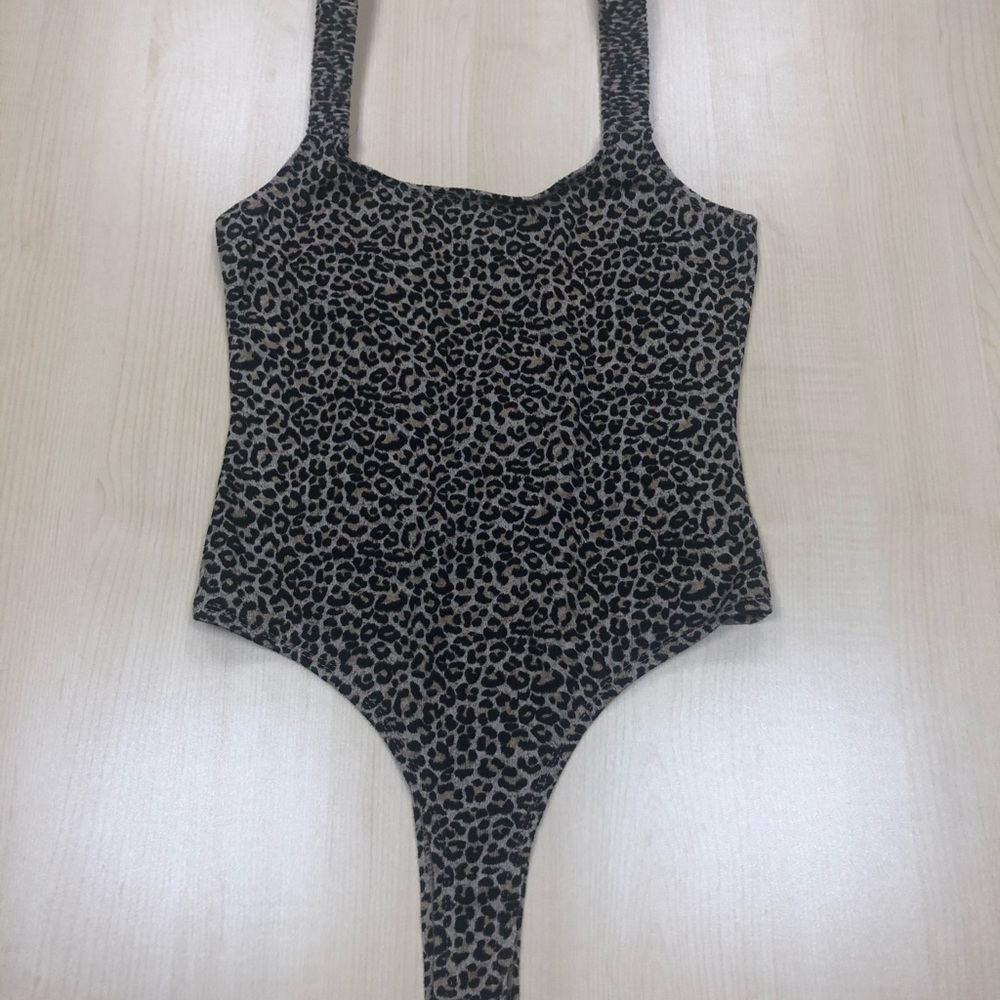 Emory Park Leopard Print Bodysuit Size Medium